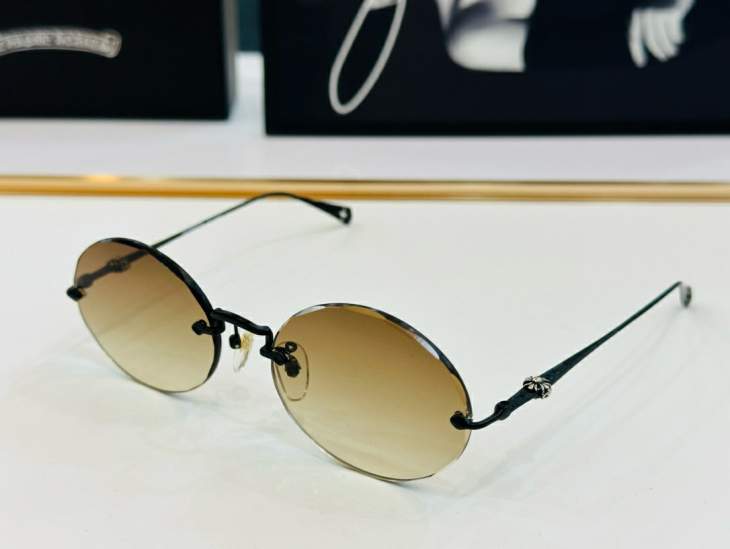 Picture of Chrome Hearts Sunglasses _SKUfw58027964fw